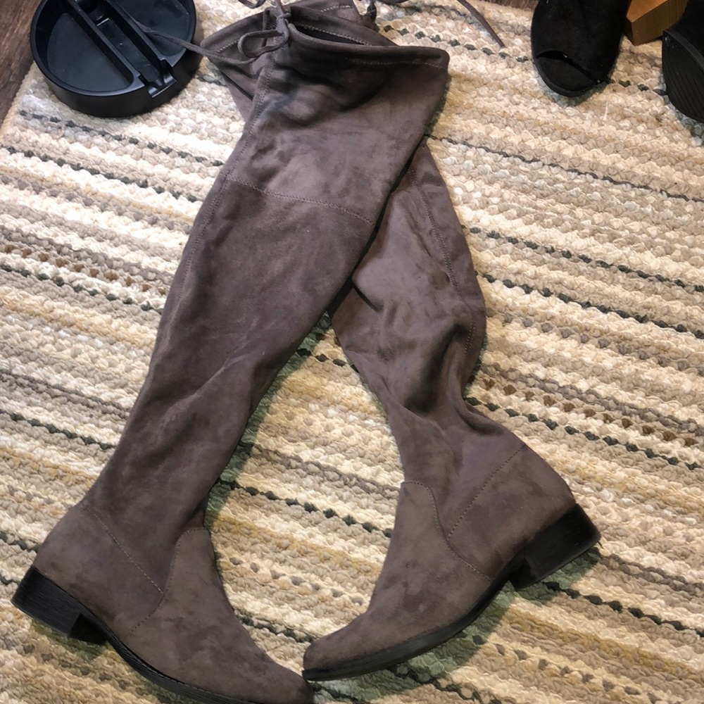 Long up to knee boots